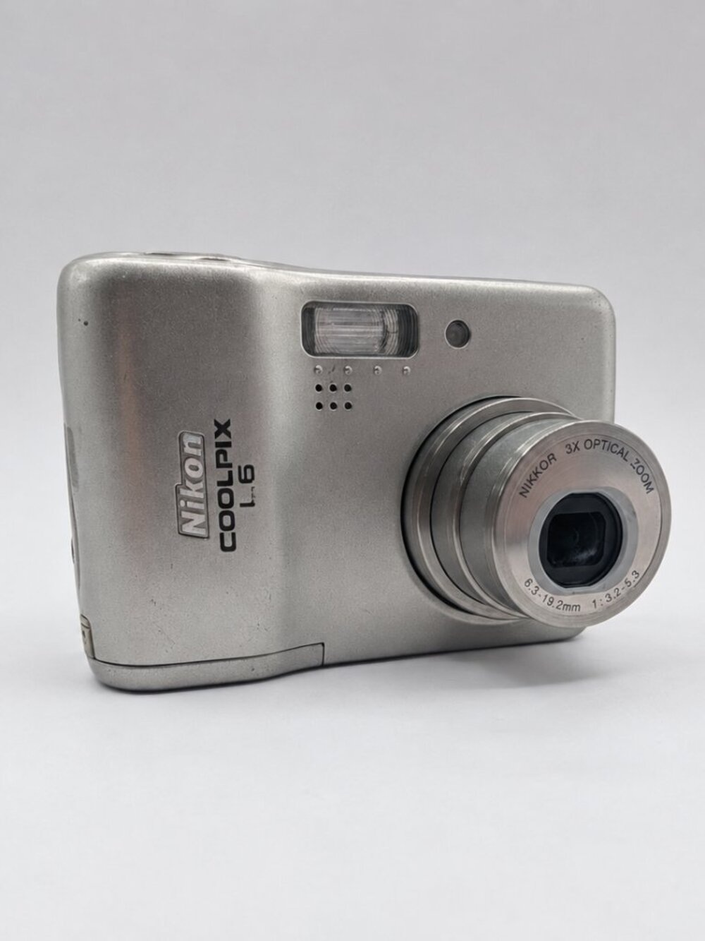 Nikon COOLPIX L6 6MP CCD Y2K Digital Camera 3x Zoom - TESTED